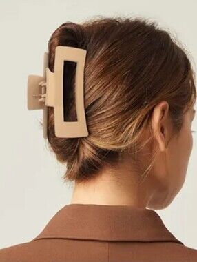 3 FOR $15  💕 Strong Hold Claw Clip Fashionable Hair Accessories